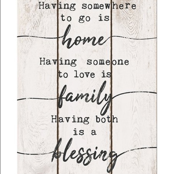 Welcome To My Closet! 💐 - Picture 9 of 13